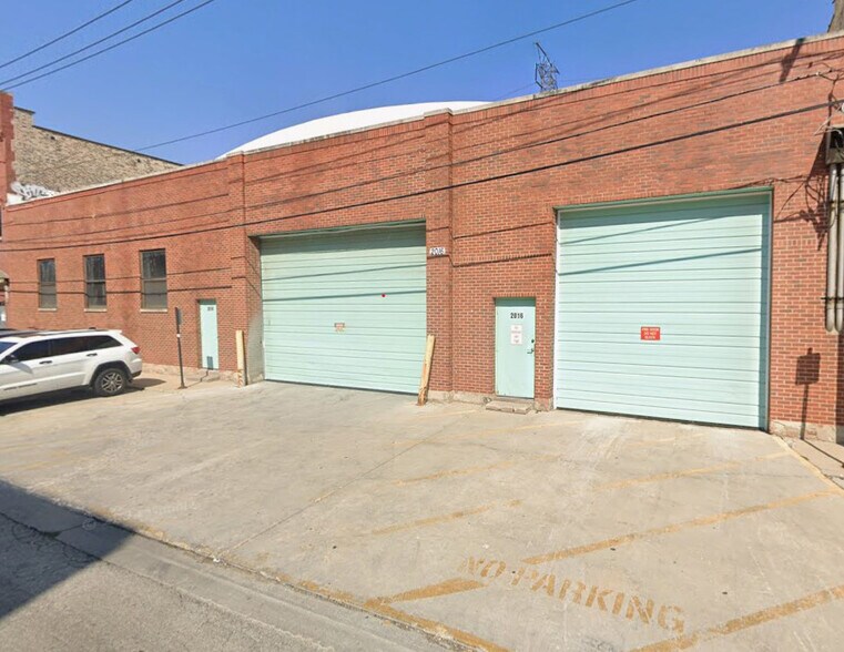 Primary Photo Of 2016 W Carroll Ave, Chicago Warehouse For Lease