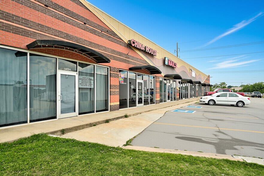 More Photos Of 140 S Midwest Blvd, Oklahoma City Unknown For Lease