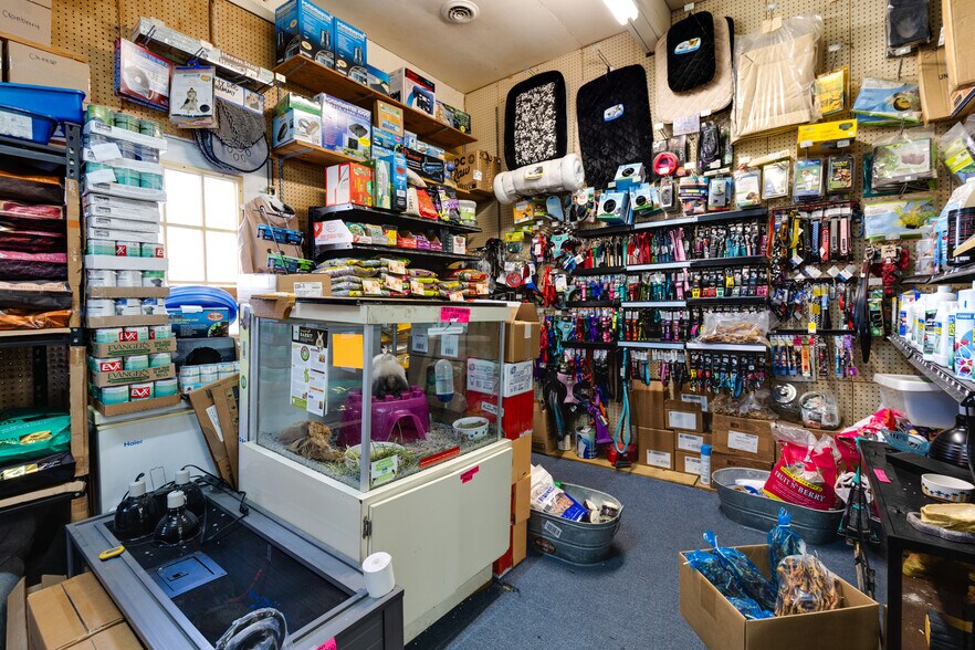 More Photos Of 307 Railroad Ave, Ashland Storefront Retail Residential For Sale
