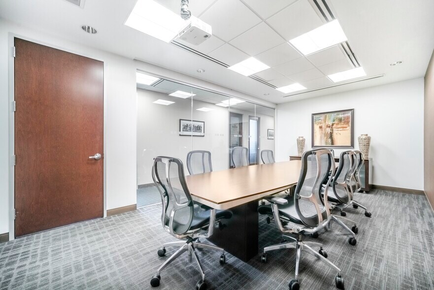 More Photos Of 7272 E Indian School Rd, Scottsdale Office For Lease