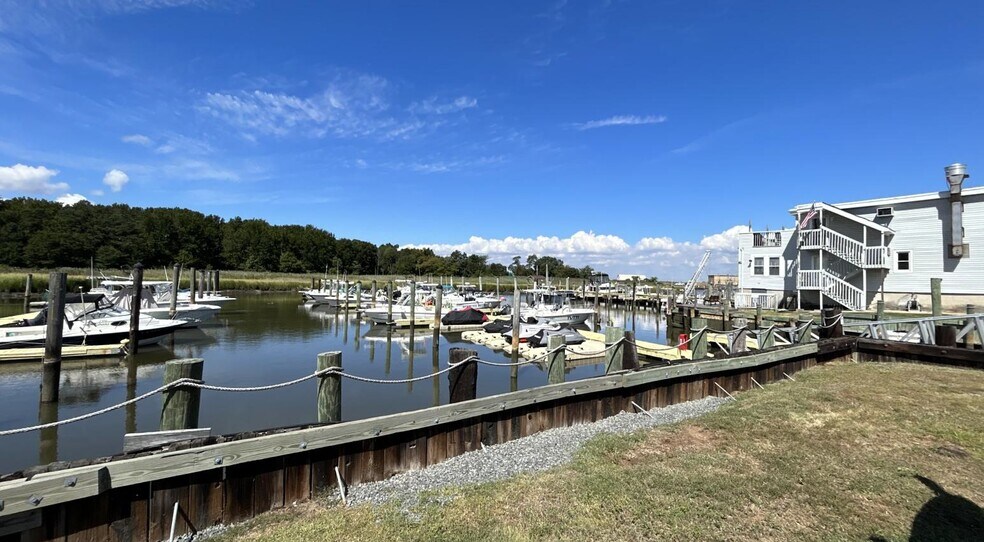 Primary Photo Of 53-61 N Park Ave, Keansburg Marina For Sale