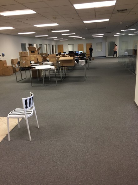 More Photos Of 709 Science Dr, Moorpark Warehouse For Lease