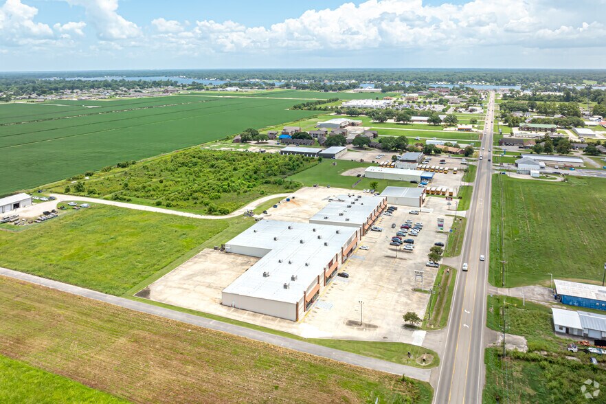 More Photos Of 1420 Hospital Rd, New Roads Storefront For Lease