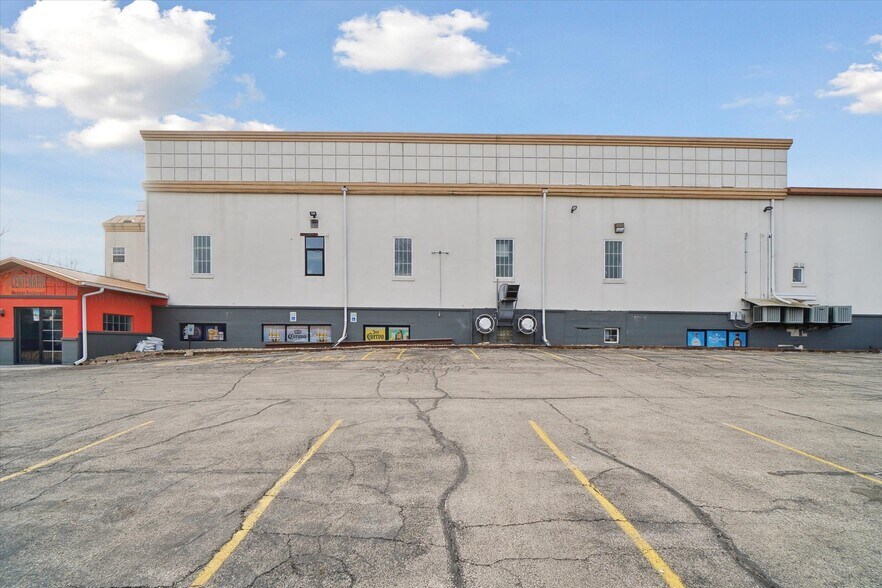 More Photos Of 107 Baker St, Waunakee Storefront Retail Office For Lease
