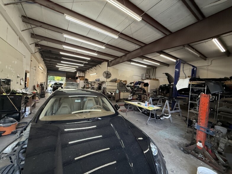 More Photos Of 5508 Benchmark Ln, Sanford Warehouse For Sale