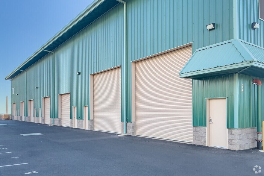 More Photos Of 72 Ulupono 85, Lahaina Warehouse For Sale