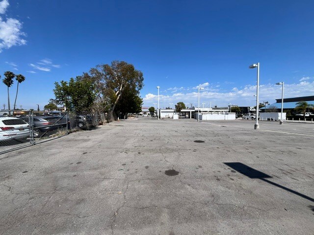 More Photos Of 20505-20555 Hawthorne Blvd, Torrance Land For Lease