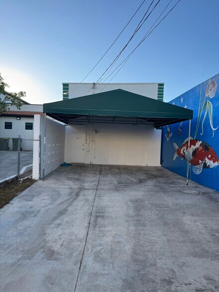 More Photos Of 51 N Krome Ave, Homestead General Retail For Lease