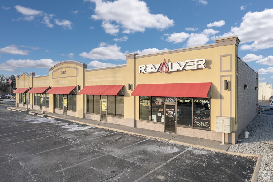 More Photos Of 3015 N Holland Sylvania Rd, Toledo Storefront For Lease