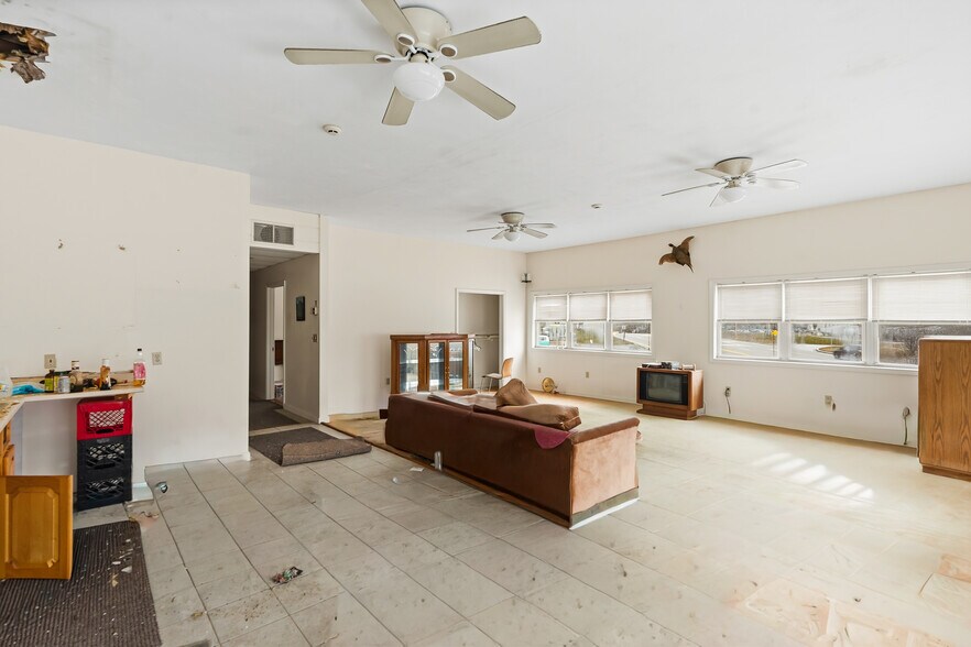 More Photos Of 360 SW Cutoff, Northborough Industrial For Sale