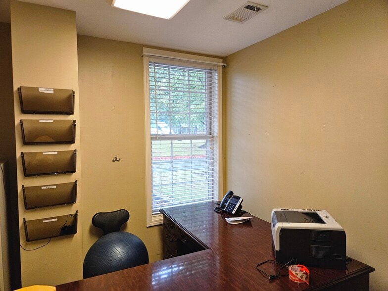 More Photos Of 4462 Bretton Ct NW, Acworth Flex For Sale