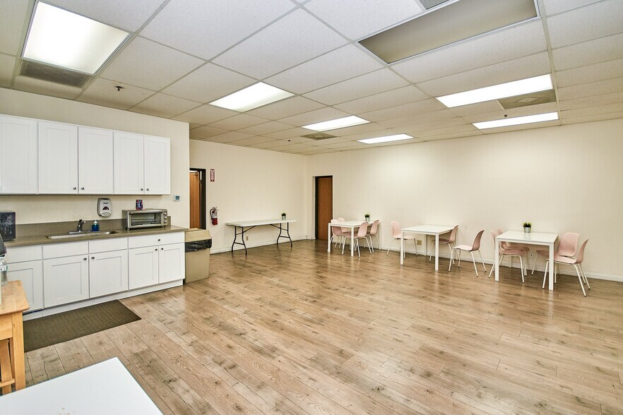 More Photos Of 560 S Melrose St, Placentia Warehouse For Lease