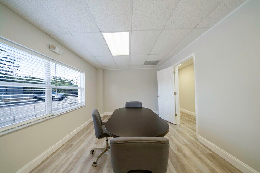 More Photos Of 25451 Fortran Dr, Punta Gorda Warehouse For Sale