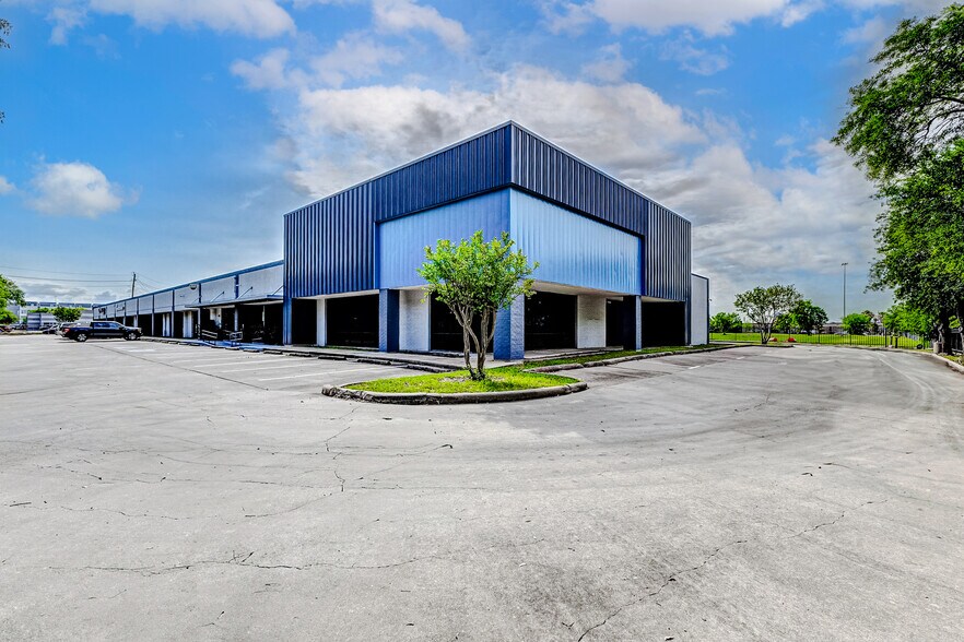 Primary Photo Of 8515 Fannin St, Houston Medical For Lease