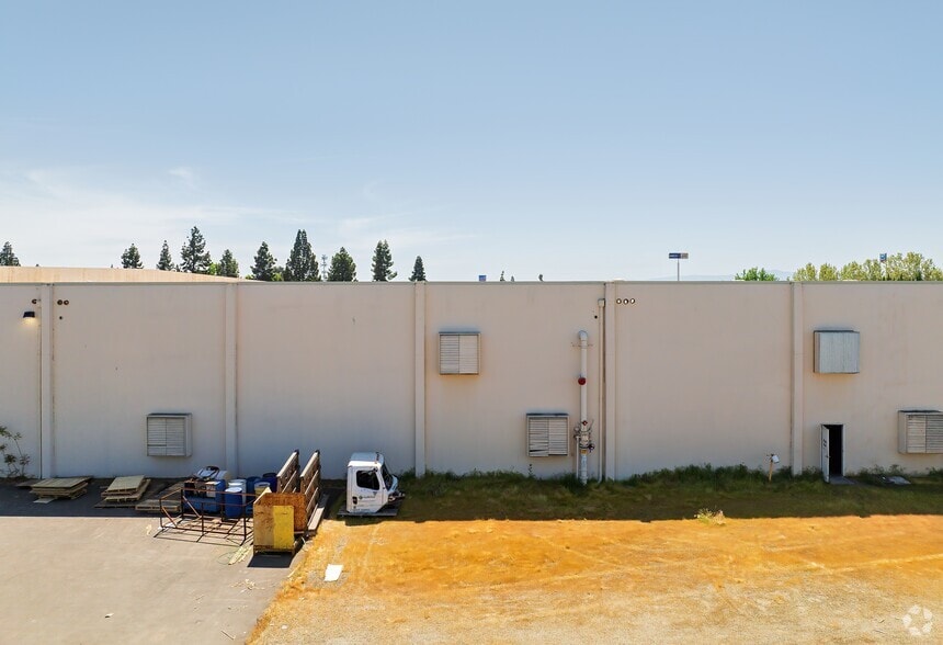 More Photos Of 105 Industrial Park Dr, Manteca Warehouse For Sale