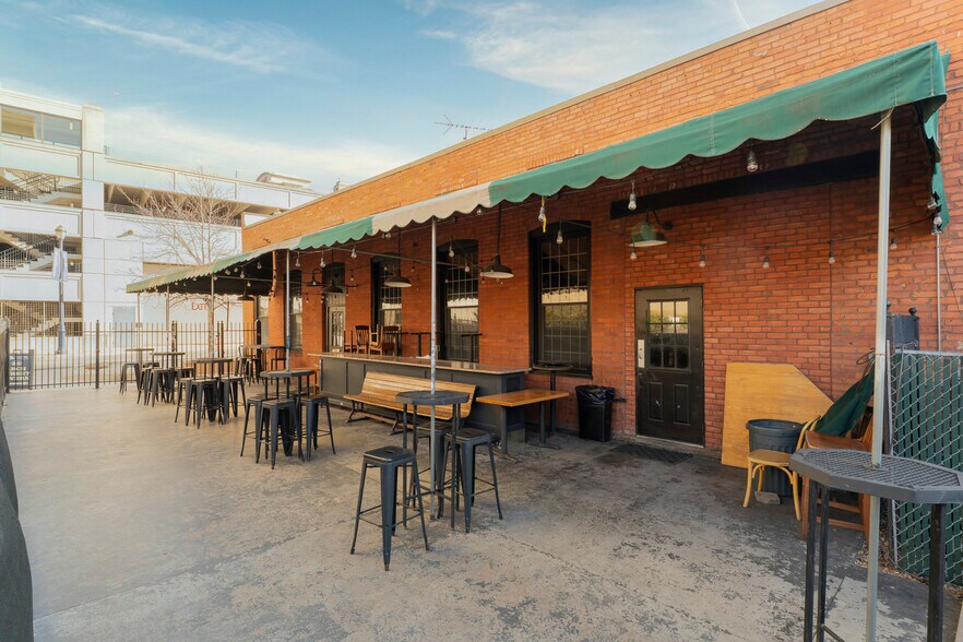 More Photos Of 83-85 Arch St, Hartford Restaurant For Sale