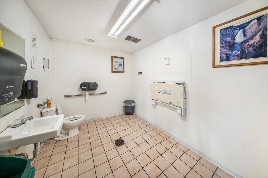 More Photos Of 115 US Hwy 40 hwy, Kremmling Restaurant For Sale