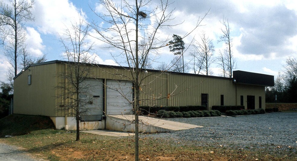 More Photos Of 4000 Hartley St, Charlotte Warehouse For Lease