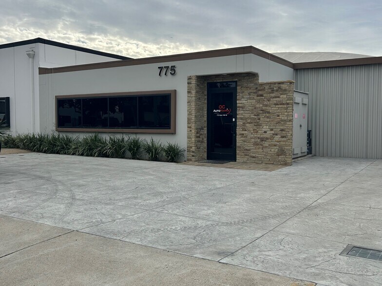 More Photos Of 775-777 W 16th St, Costa Mesa Warehouse For Lease