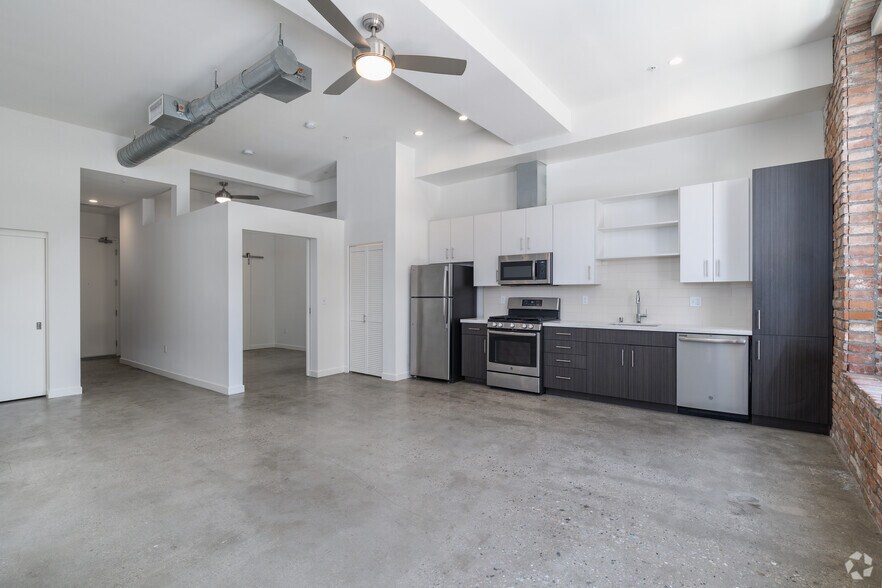 More Photos Of 3750 Main St, Riverside Apartments For Lease