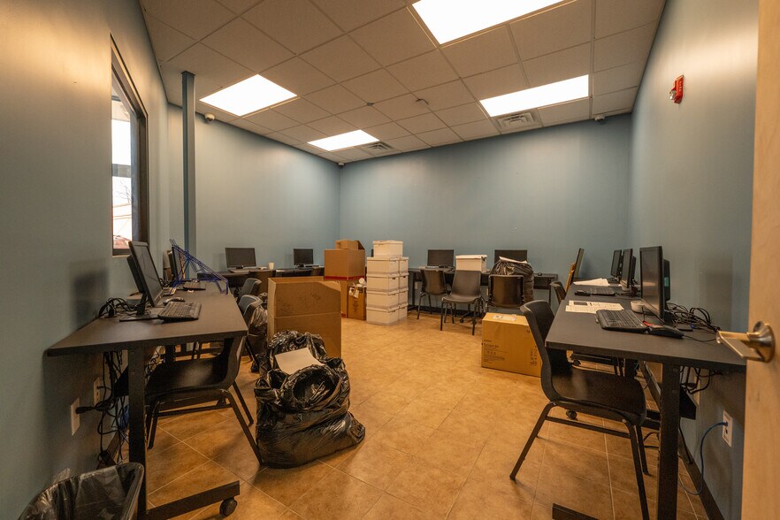 More Photos Of 24 Main St, Toms River Bank For Lease
