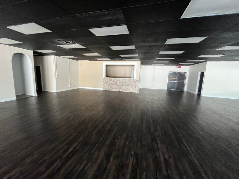 More Photos Of 7216 N Keystone Ave, Indianapolis Unknown For Lease