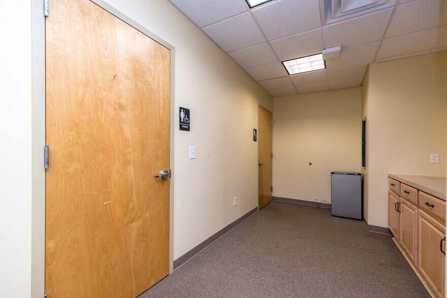 More Photos Of 271 Bethlehem Pike, Colmar Office For Lease