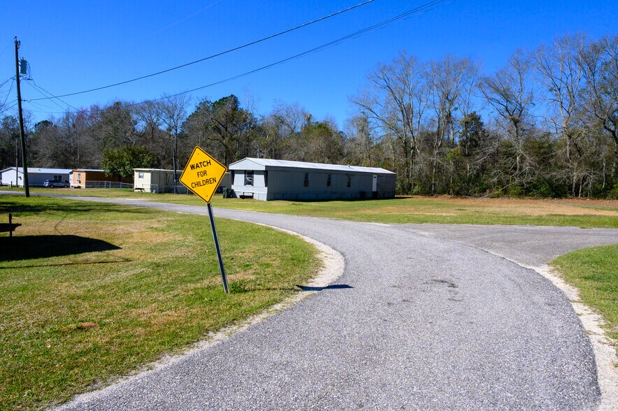 More Photos Of 100 Lunsford Cir, Opp Manufactured Housing Mobile Home Park For Sale