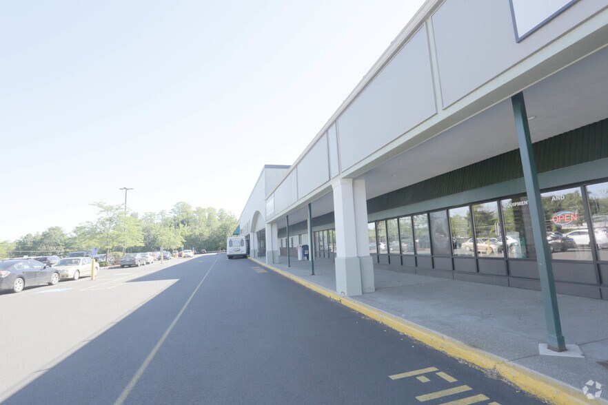 More Photos Of 489-493 Bernardston Rd, Greenfield Storefront For Lease