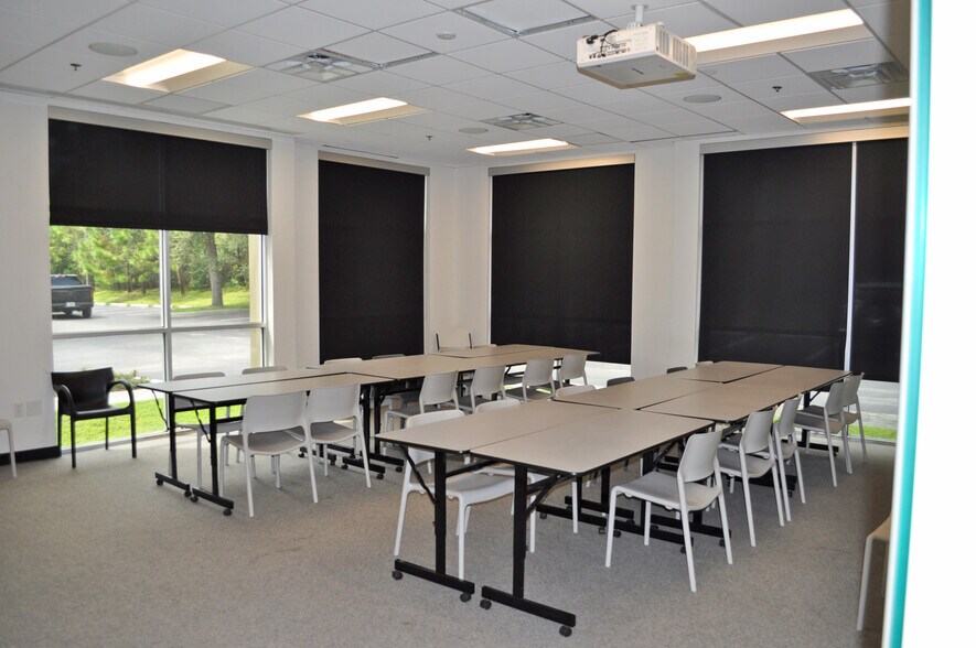 More Photos Of 12682-12690 Telecom Dr, Tampa Office For Sale
