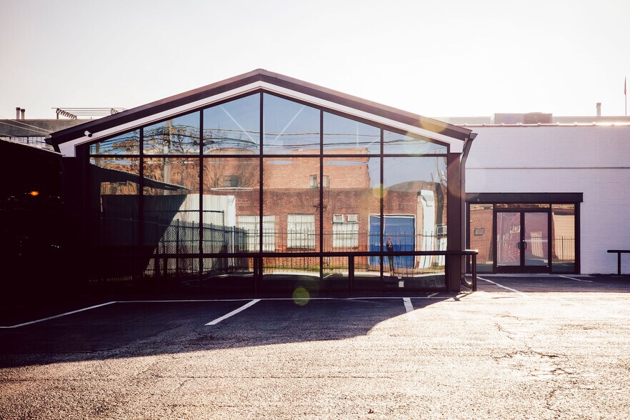 More Photos Of 3710-3712 Commerce St, Dallas Storefront Retail Office For Lease