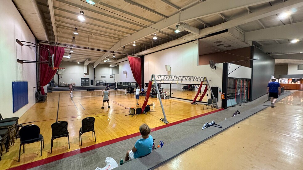 More Photos Of 5133 Darrow Rd, Hudson Health Club For Sale