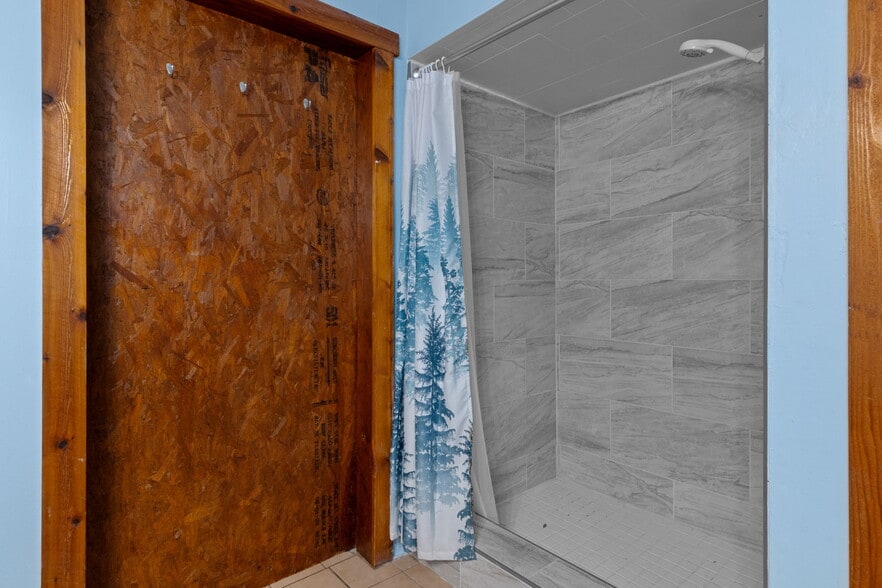 More Photos Of 8301 Congress St, Port Richey Flex For Sale