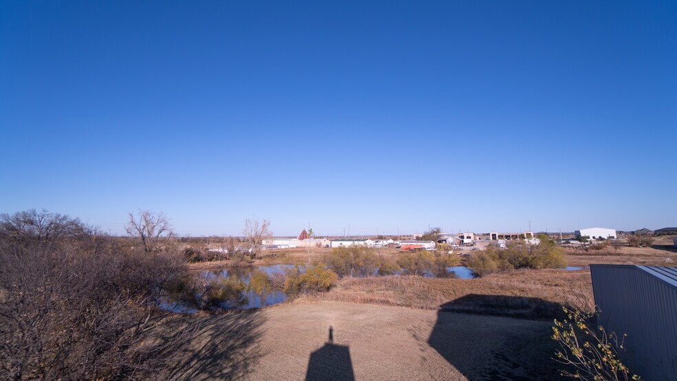 More Photos Of 6116 NW 178th St, Edmond Industrial For Lease