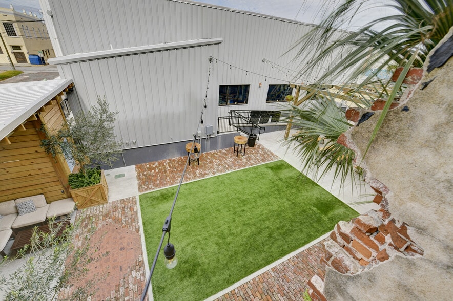 More Photos Of 1317 Newcastle St, Brunswick Storefront For Sale