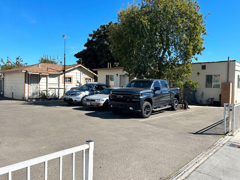More Photos Of 215 N Miller St, Santa Maria Apartments For Sale