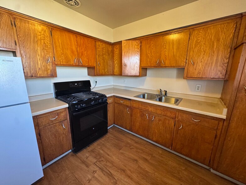 More Photos Of 8908-8936 S Nogales Hwy, Tucson Apartments For Sale