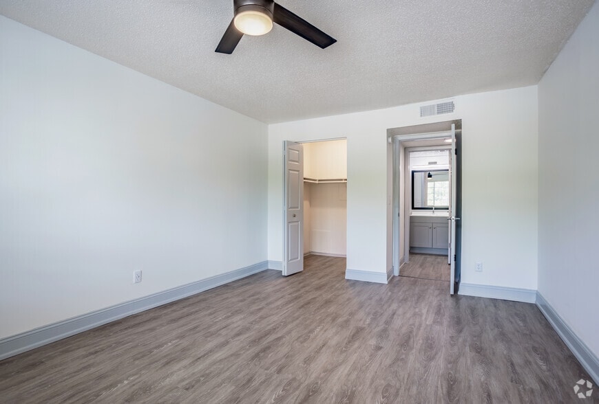 More Photos Of 120 47th Ave N, Saint Petersburg Apartments For Sale