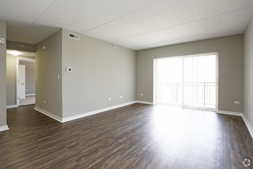 More Photos Of 1255 Town Center Rd, Vernon Hills Apartments For Lease