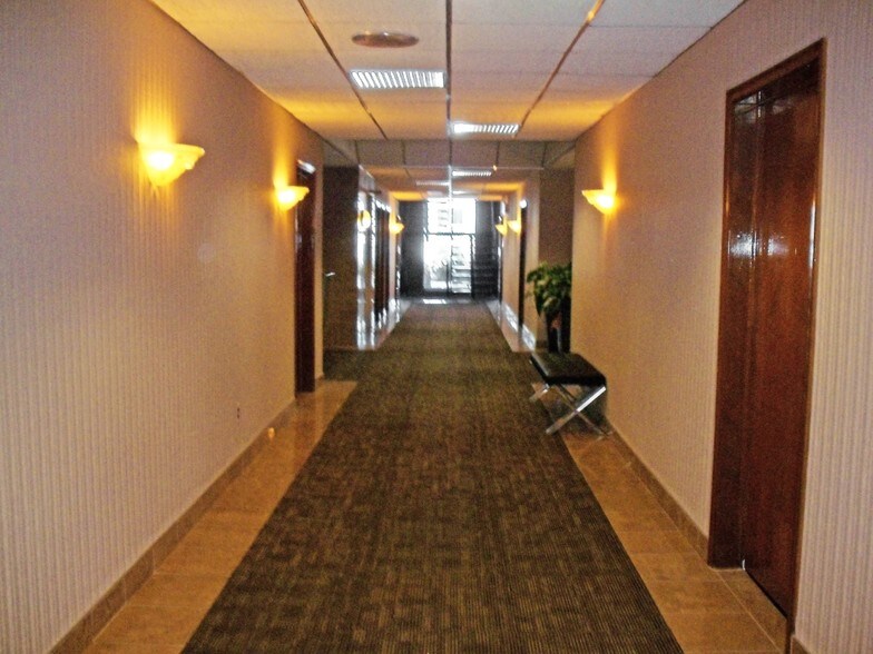 More Photos Of 26711 Woodward Ave, Huntington Woods Medical For Lease