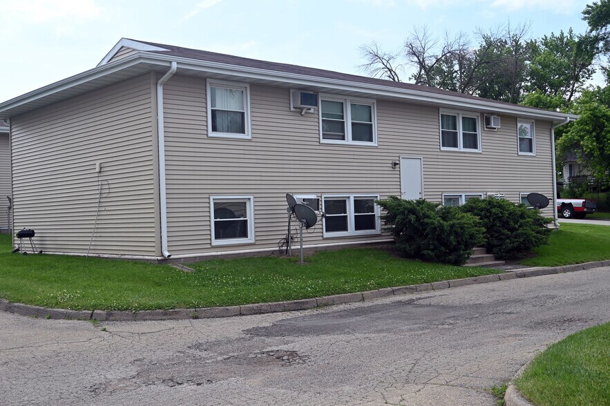 Primary Photo Of 4719 Toronto St, Ames Apartments For Sale