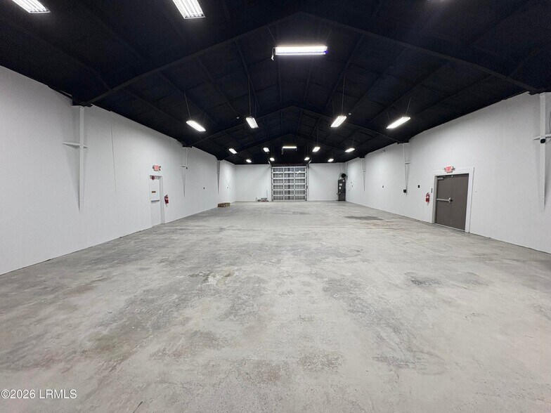 More Photos Of 46 Robert Smalls Pky, Beaufort Warehouse For Lease