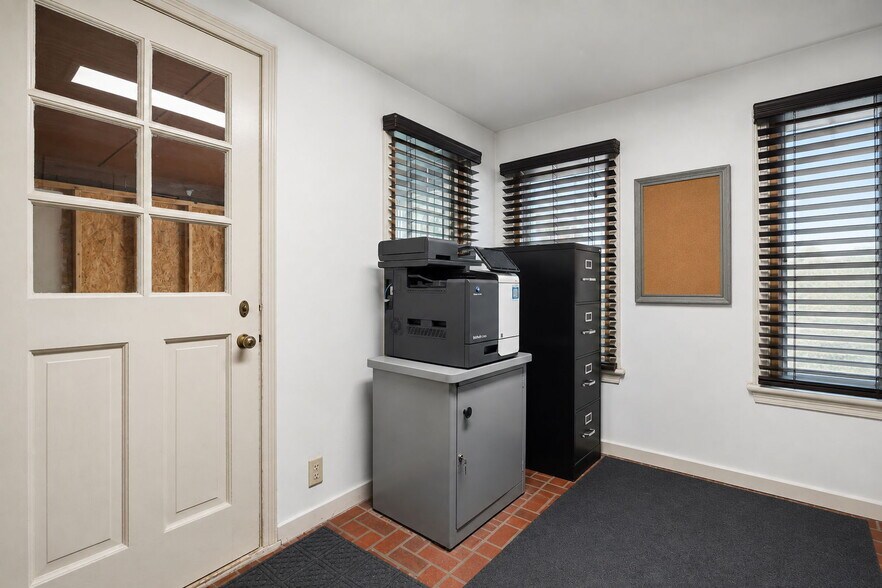 More Photos Of 6 E Washington St, Oswego Office For Sale