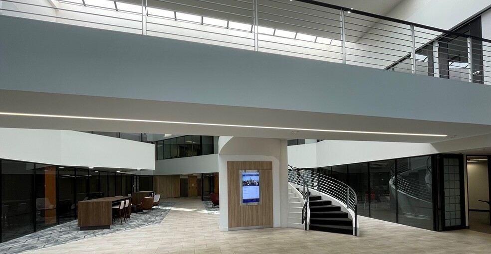 More Photos Of 6606 Lyndon B Johnson Fwy, Dallas Office For Lease