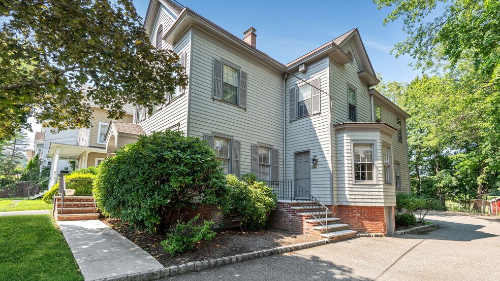 More Photos Of 129 Washington St, Morristown Office For Lease
