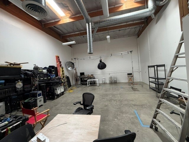 More Photos Of 8001 Langdon Ave, Van Nuys Warehouse For Lease