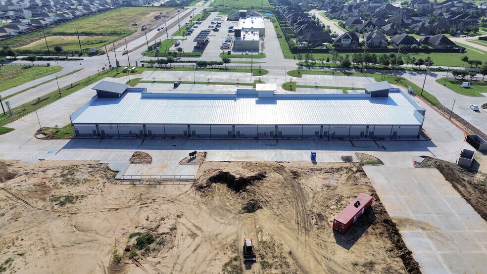 More Photos Of 30625 Kingsland Blvd, Brookshire Storefront For Lease