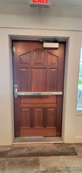 More Photos Of 404 W 7th St, Hays Sorority Fraternity House For Sale