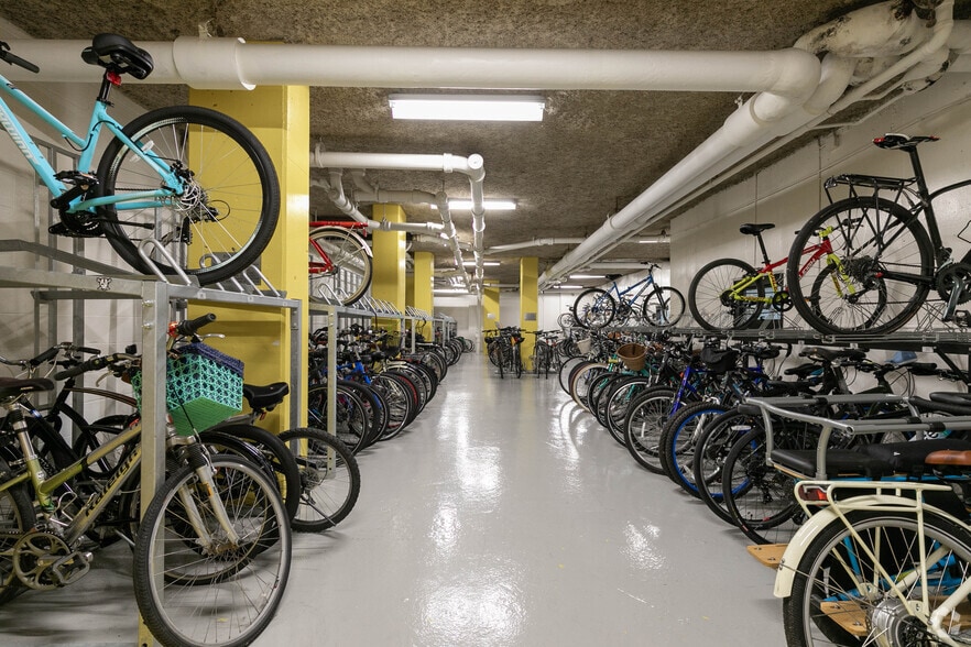 More Photos Of 521 Main St, Roosevelt Island Apartments For Lease