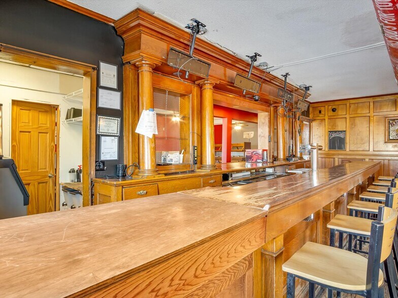 More Photos Of 200 N Main St, Dupo Specialty For Sale